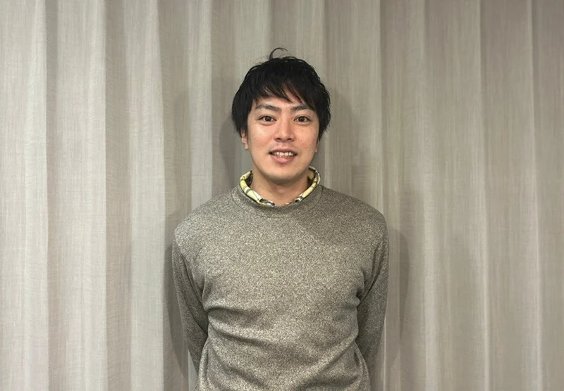 吉見さんの公式インタビュー写真
