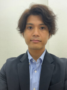 自己紹介をする松本さん